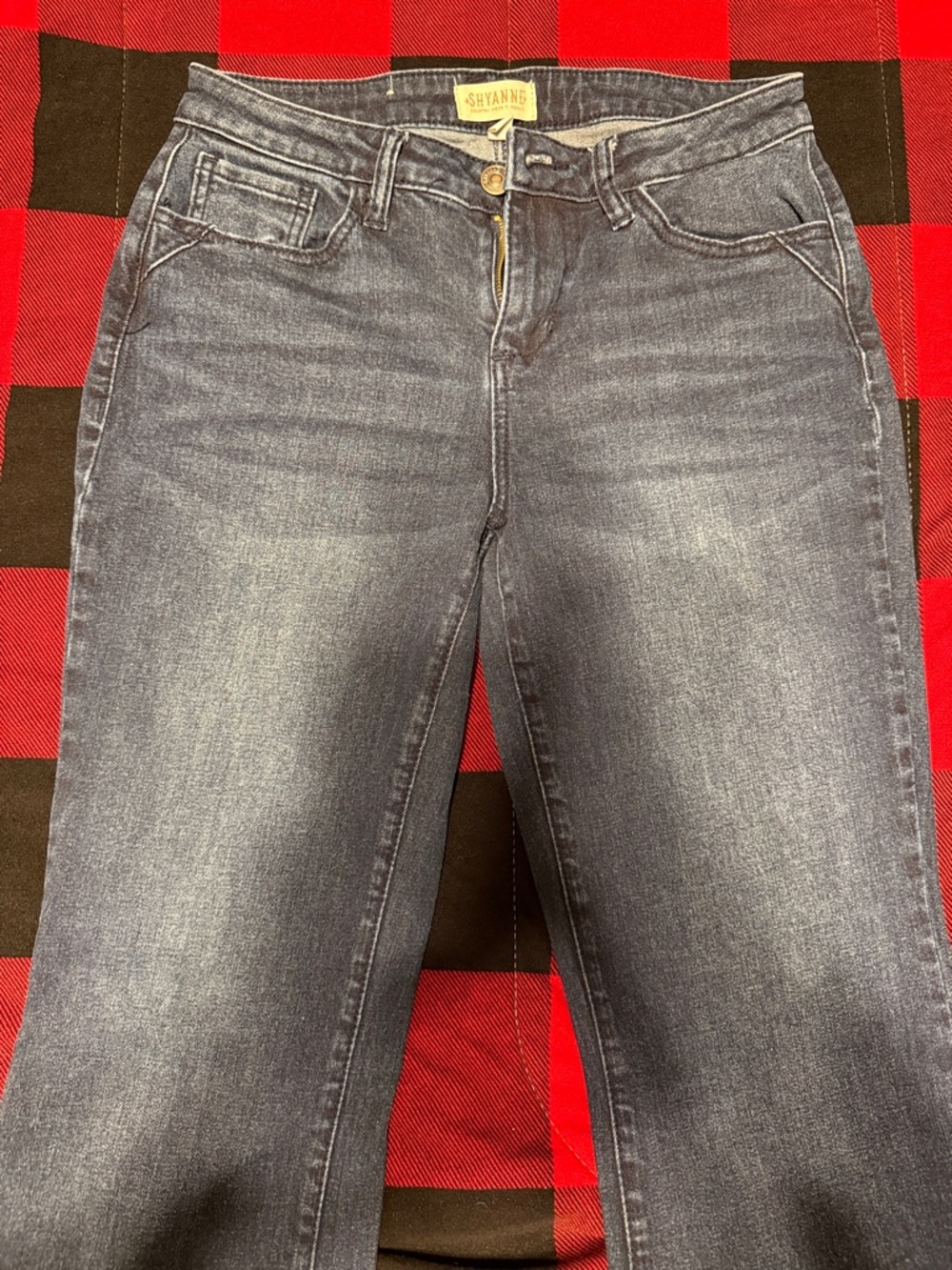 Shyanne Women's Straight Leg Jeans in Dark Blue Wash
